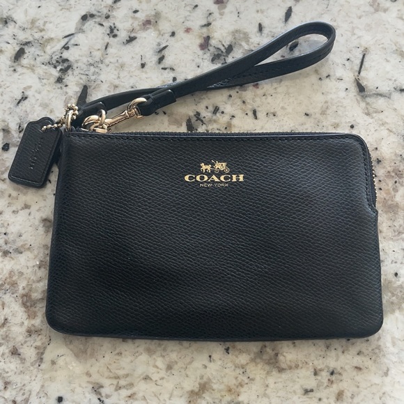 Coach Handbags - Coach wristlet